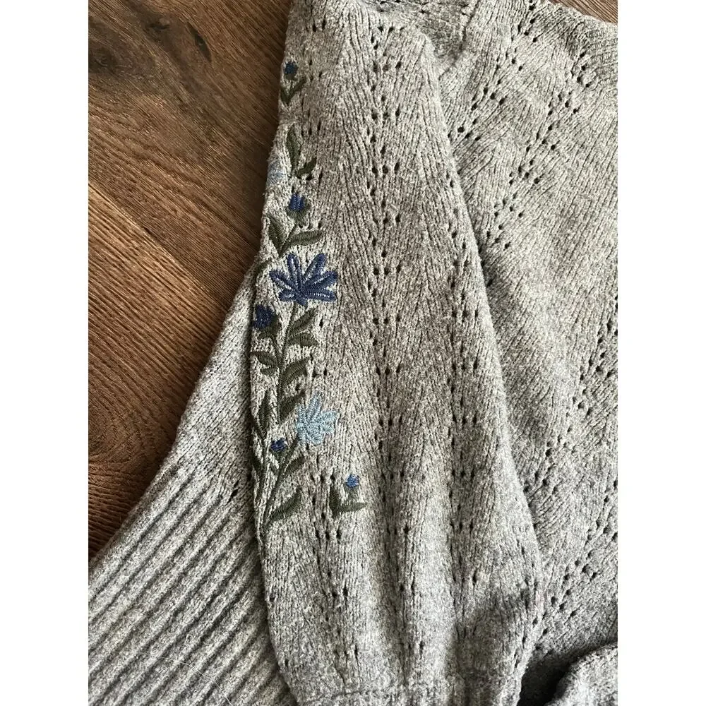 Abercrombie Kids Gray Floral Embroidered Pointelle Sweater 11/12